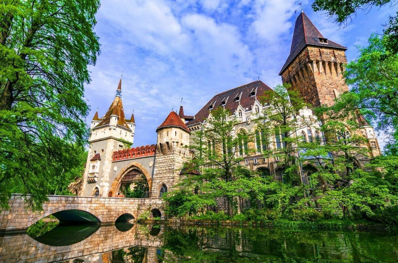Budapest Hideout In Style With Free Parking - Luxury Apartment Extérieur photo